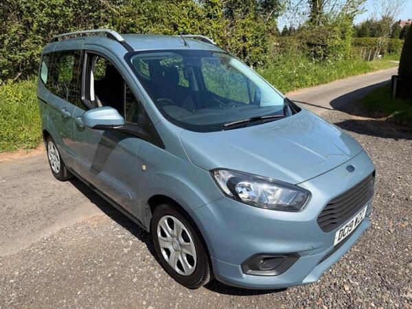 Ford Tourneo Courier 1.0 EcoBoost Zetec Euro 6 5dr