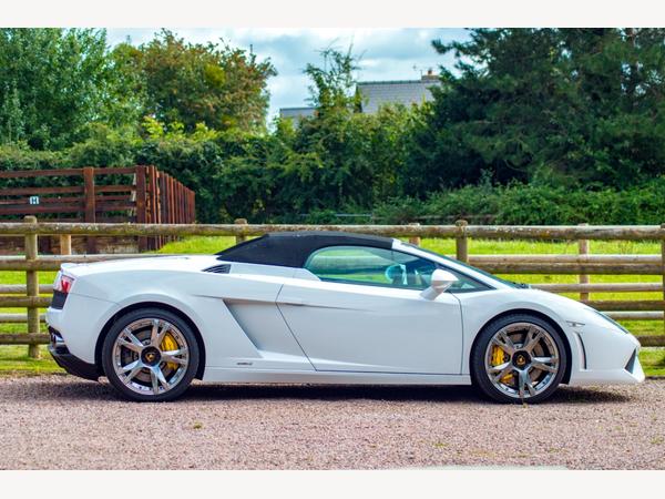 Lamborghini Gallardo 5.2 V10 LP 560-4 Spyder 2dr Petrol EGear 4WD Euro 5 (560 ps)