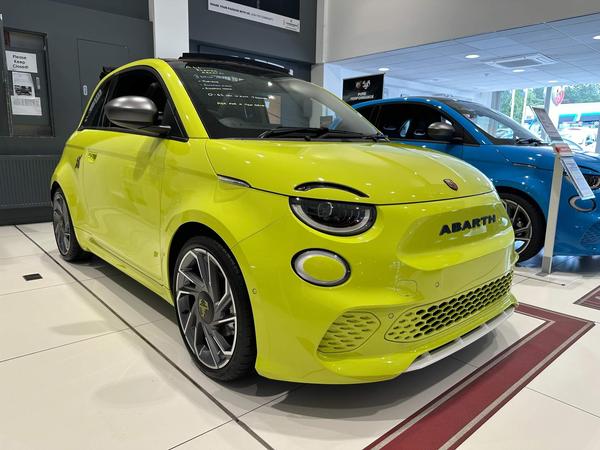 Abarth 500e C 42kWh Scorpionissima Auto 2dr
