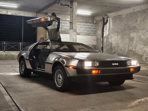 Delorean DMC-12