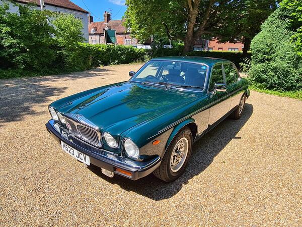 Daimler Saloon 5.3 4dr