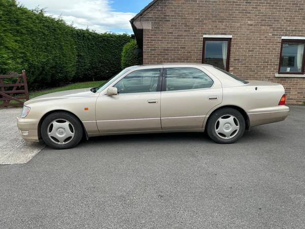Lexus LS 4.0 400 4dr
