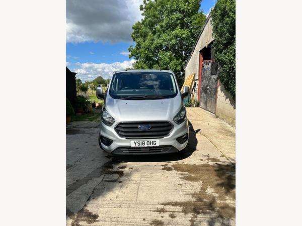 Ford Transit Custom 2.0 300 EcoBlue Limited Crew Van Double Cab 5dr Diesel Manual L1 H1 Euro 6 (6 Seat) (130 ps)