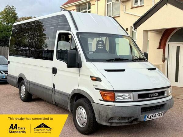 Iveco Daily 2.8 TD 35S13 330wb Minibus 4dr Diesel Manual (125 bhp)
