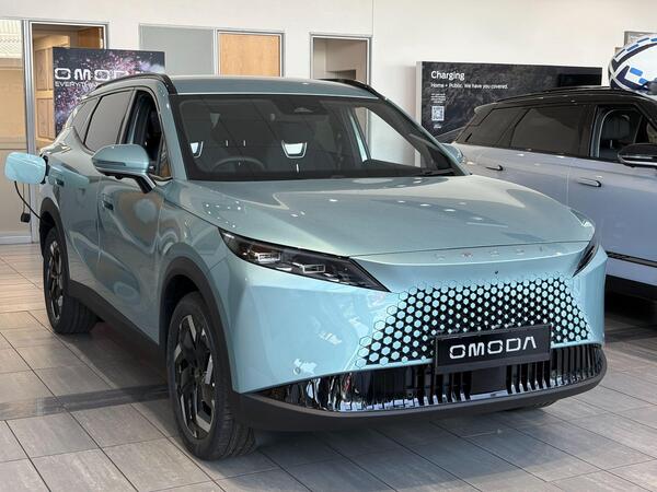 OMODA 7 1.5T SHS 18.4kWh Knight DHT1 Euro 6 (s/s) 5dr