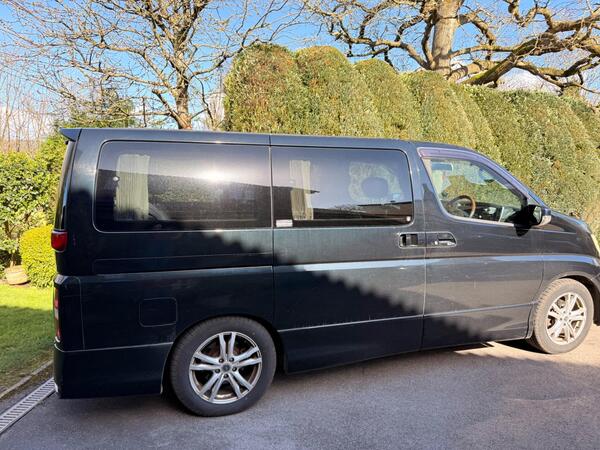 Nissan Elgrand E51