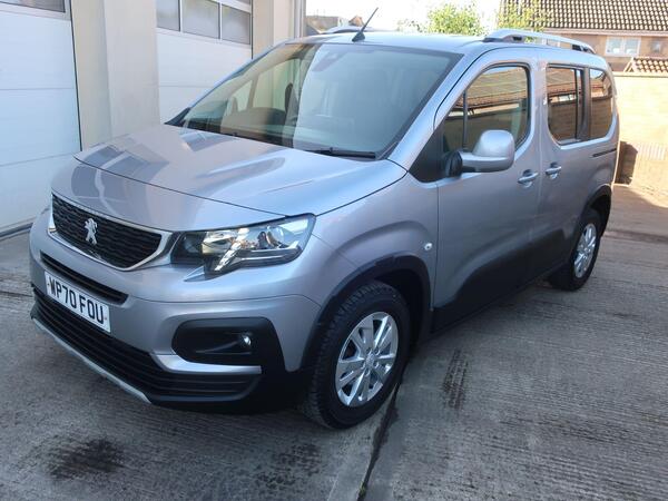 Peugeot Rifter 1.2 PureTech Allure Premium Standard MPV EAT Euro 6 (s/s) 5dr