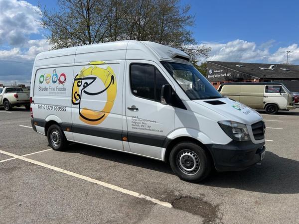 Mercedes-Benz Sprinter 313 CDI MWB Fridge Van No Vat . 4dr