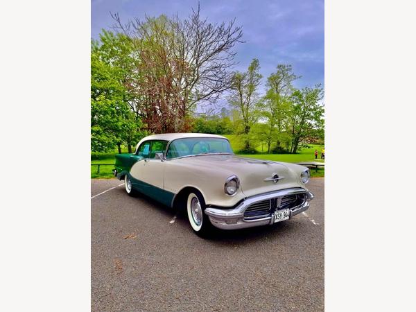 Oldsmobile Coupe 1957 holiday