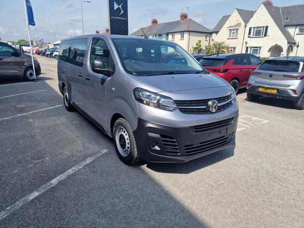 Vauxhall Vivaro-e Life 50kWh Combi Auto LWB 5dr (9 Seat, 7.4kW Charger)