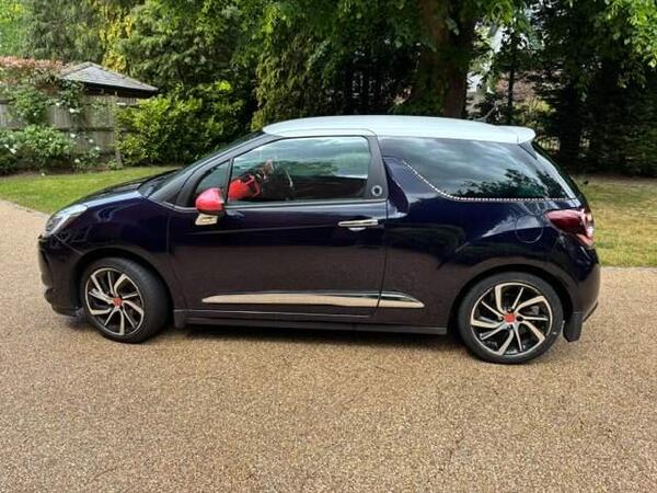 DS AUTOMOBILES DS 3 1.2 PureTech Ines de la Fressange Euro 6 (s/s) 3dr