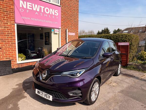Renault Zoe R135 EV50 52kWh Iconic Auto 5dr (Rapid Charge)