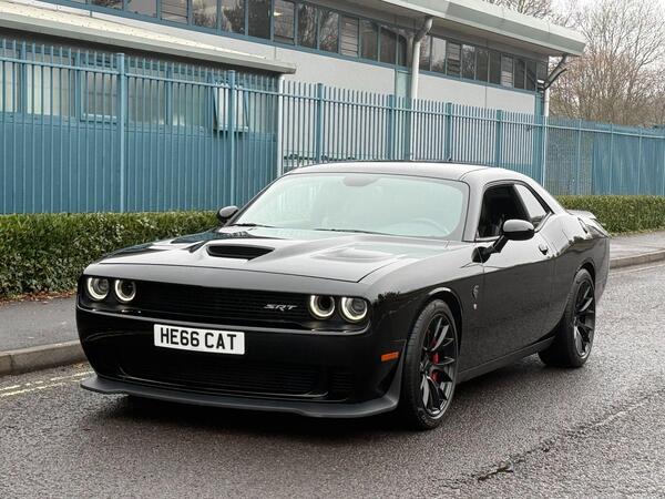 Dodge Challenger 6.2 V8 Hellcat SRT, just 2 owners