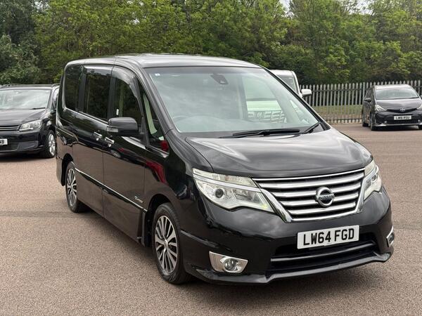 Nissan Serena 5dr