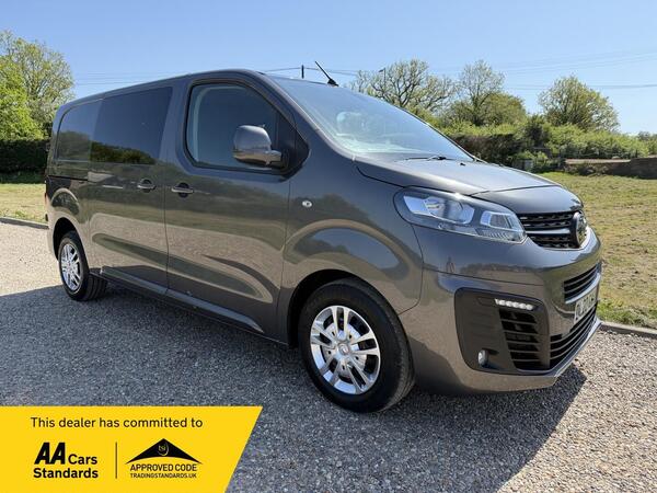 Vauxhall Vivaro 2.0 Turbo D 3100 Sportive Crew Van L1 H1 Euro 6 (s/s) 5dr
