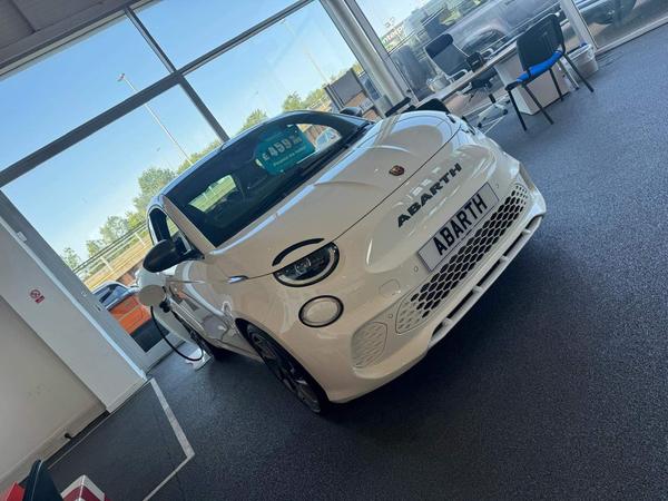 Abarth 500e 42kWh Auto 3dr