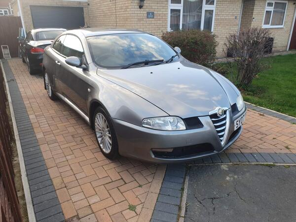Alfa Romeo GT 1.9 JTDM 16V 2dr