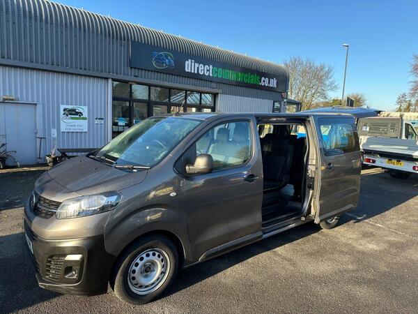 Vauxhall Vivaro Life 1.5 Turbo D Edition L LWB Euro 6 (s/s) 5dr (9 Seat)