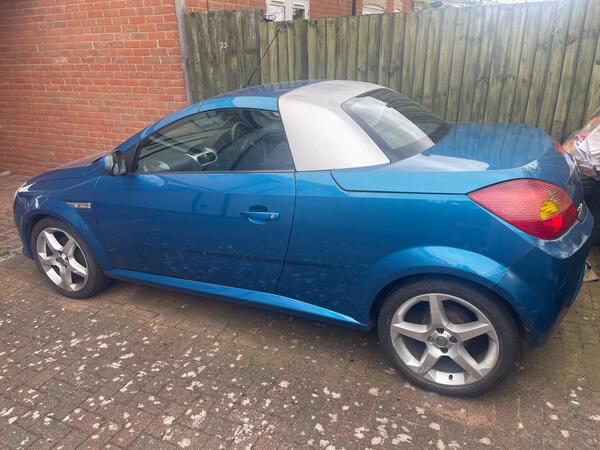 Vauxhall Tigra 1.4i 16v Exclusiv 2dr (a/c)