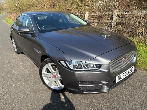 Jaguar XE 2.0d Portfolio Auto AWD Euro 6 (s/s) 4dr