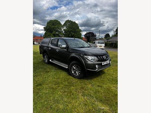 Mitsubishi L200 2.4 DI-D DC Barbarian Pickup Double Cab 4dr Diesel Auto 4WD Euro 6 (178 ps)