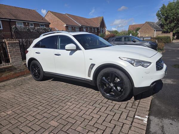 Infiniti FX 3.0 30d V6 GT Auto 4WD Euro 5 5dr
