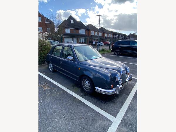 Mitsuoka Viewt