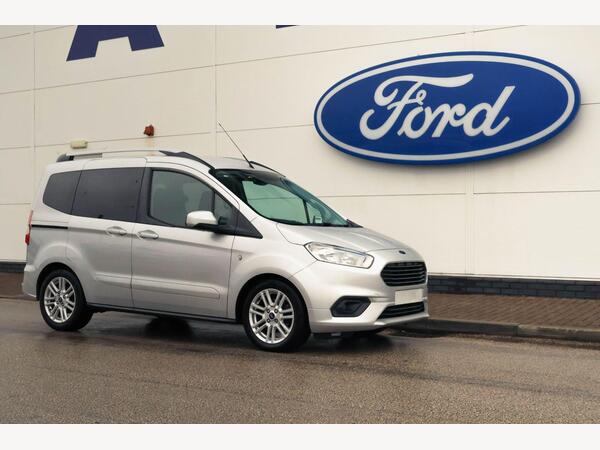 Ford Tourneo Courier 1.5 TDCi Titanium Euro 6 5dr
