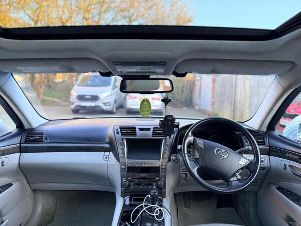 Lexus LS 4.6 460 V8 SE-L Auto Euro 4 4dr