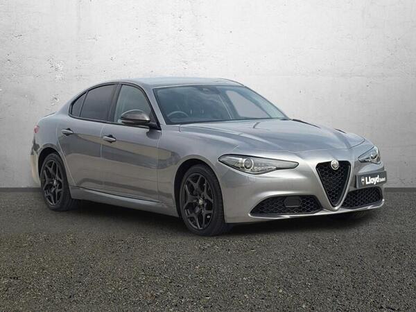 Alfa Romeo Giulia 2.0T Nero Edizione Auto Euro 6 (s/s) 4dr