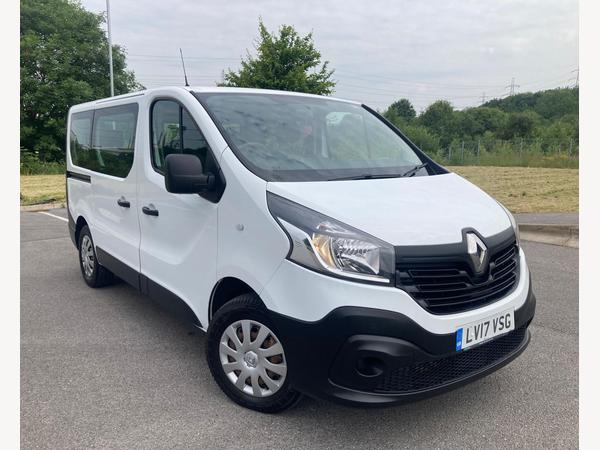 Renault Trafic 1.6 dCi ENERGY 27 Business Minibus Double Cab 5dr Diesel Manual SWB Euro 6 (s/s) (9 Seat) (95 ps)