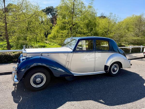 Rolls-Royce Silver Dawn 6.8 4dr