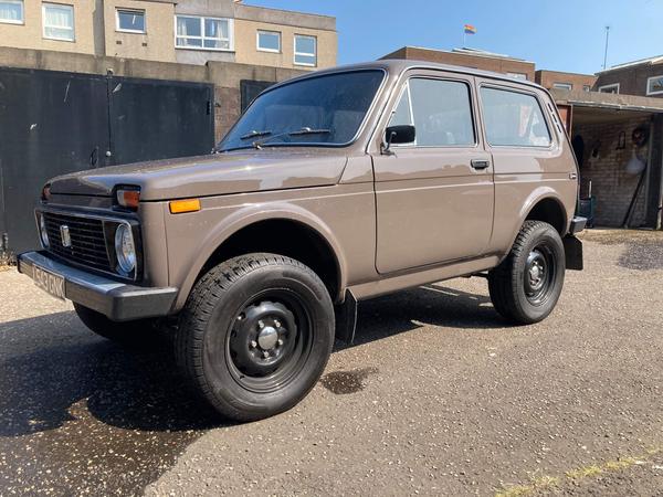 Lada Niva 2 litre SUV 3dr Petrol Manual (78 bhp)