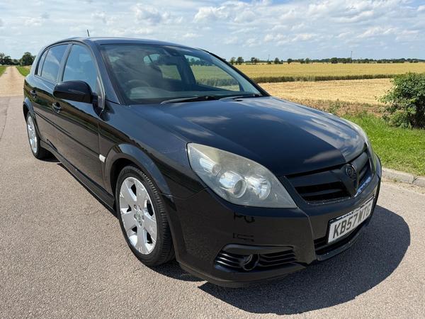 Vauxhall Signum 2.2i 16v Design 5dr