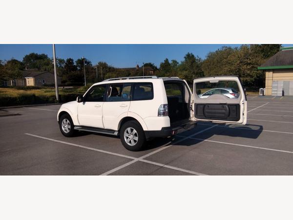 Mitsubishi Shogun 3.2 DI-DC Equippe Auto 4WD Euro 4 5dr LWB