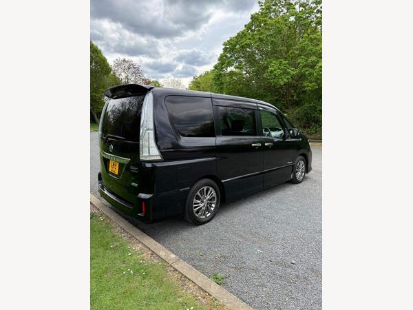 Nissan Serena 2.0