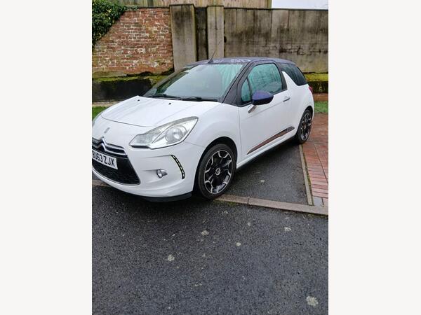 Citroen DS3 Cabrio 1.6 VTi DStyle Plus Euro 5 2dr