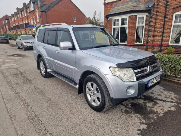 Mitsubishi Shogun 3.2 DI-DC Elegance Auto 4WD Euro 4 5dr LWB