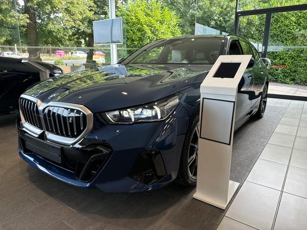 BMW i5 40 83.9kWh M Sport Touring Auto eDrive 5dr (11kW Charger)