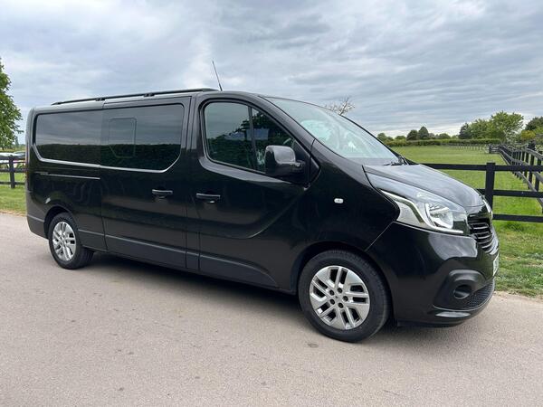 Renault Trafic 1.6 dCi ENERGY 29 Sport Nav Crew Van LWB Euro 6 (s/s) 6dr