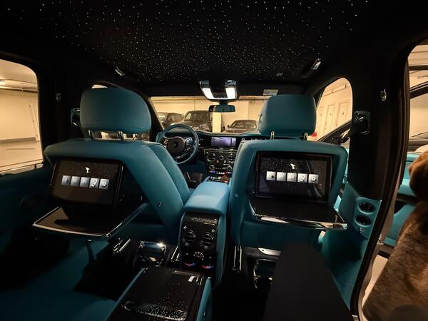 Rolls-Royce Cullinan Series II 6.75 V12 Black Badge Auto 4WD Euro 6 5dr