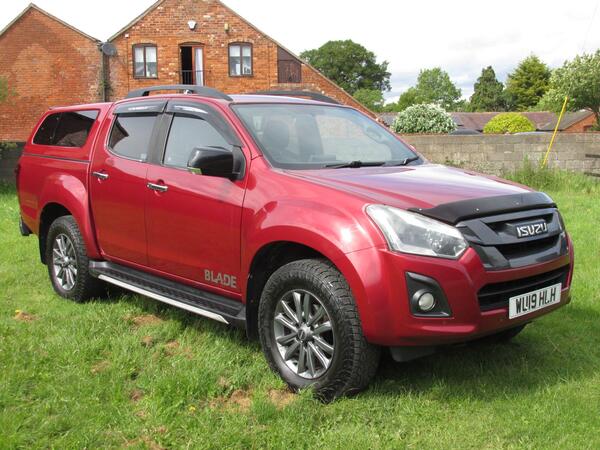Isuzu D-Max 1.9 TD Blade Auto 4WD Euro 6 4dr