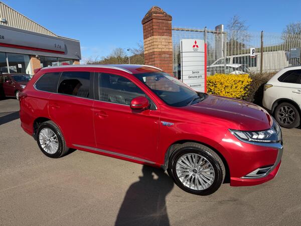 Mitsubishi Outlander 2.4h TwinMotor 13.8kWh 4h CVT 4WD Euro 6 (s/s) 5dr