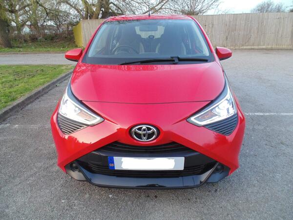 Toyota AYGO 1.0 VVT-i x-play x-shift Euro 6 5dr