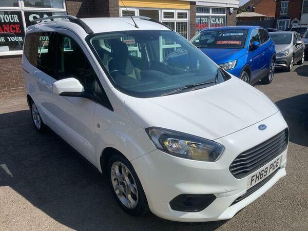 Ford Tourneo Courier 1.5 TDCi Zetec Euro 6 5dr