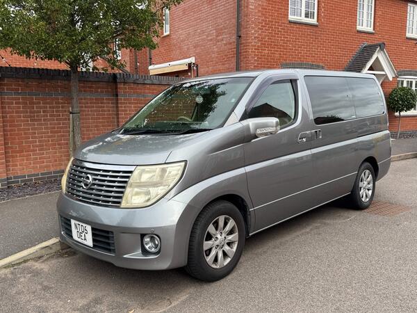Nissan Elgrand Camper Van