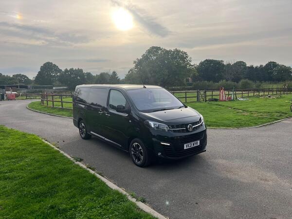 Vauxhall Vivaro Life 2.0 Turbo D Elite L MPV 5dr Diesel Auto LWB Euro 6 (s/s) (8 Seat) (180 ps)