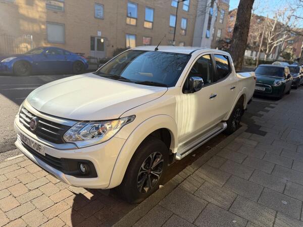 Fiat Fullback 2.4D LX Pickup Double Cab 4dr Diesel Manual 4WD Euro 6 (Euro 6) (180 ps)