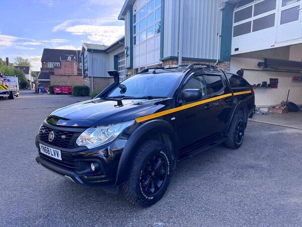 Fiat Fullback 2.4D Cross Pickup Double Cab 4dr Diesel Auto 4WD Euro 6 (180 ps)