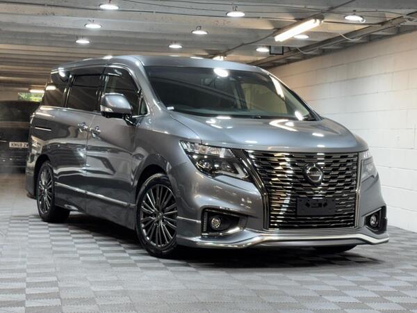 Nissan Elgrand 2.5 250 Highway Star PREMIUM EURO 6 5dr